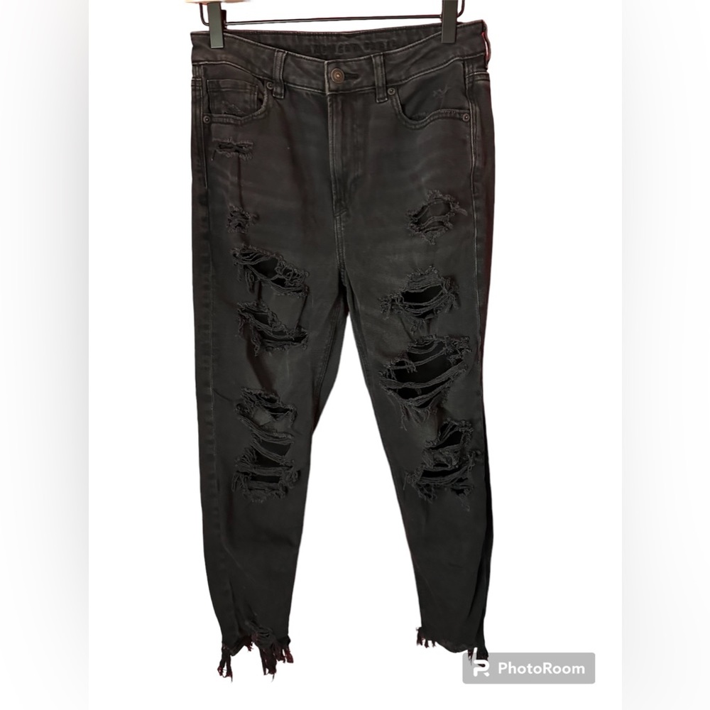 American Eagle AE Strigid Ripped Mom Jean